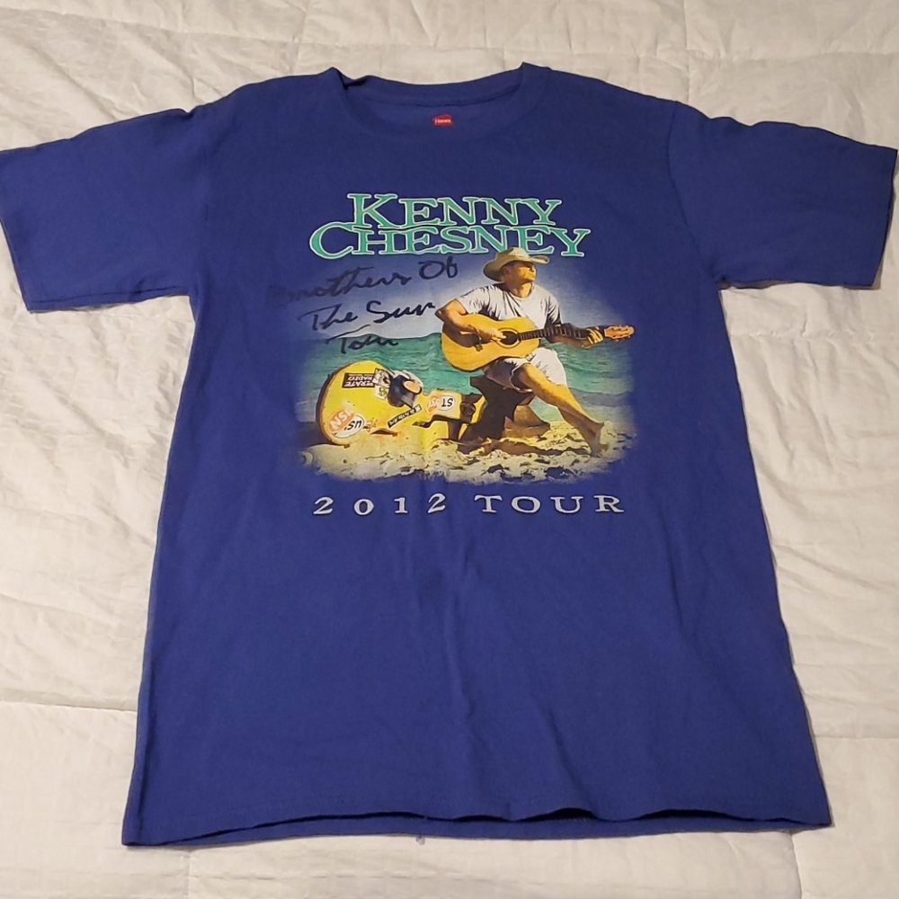 2012 Kenny Chesney concert t shirt
